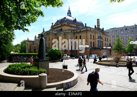 Das nationale Theater von Oslo wurde im Jahre 1899 erbaut, ist eines der größten und berühmtesten Theater in Norwegen. Foto: Klaus Nowottnick Datum: 29. Mai 2014 Stockfoto