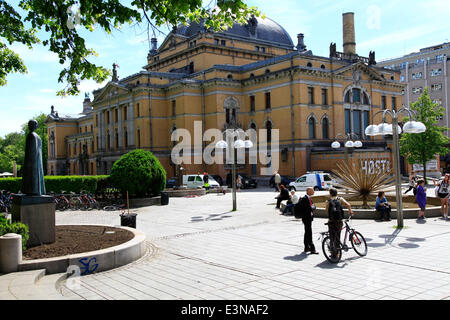 Das nationale Theater von Oslo wurde im Jahre 1899 erbaut, ist eines der größten und berühmtesten Theater in Norwegen. Foto: Klaus Nowottnick Datum: 29. Mai 2014 Stockfoto