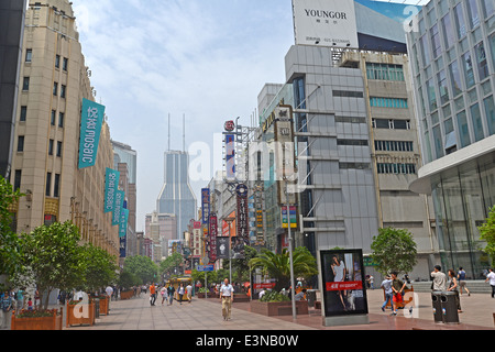 Straßenszene, Nanjing Road, Shanghai, China Stockfoto