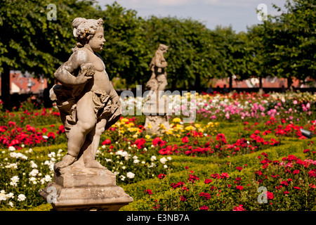 Statuen der neuen Residenz und Rose Garden, Altstadt in Bamberg, Upper Franconia, Bayern, Deutschland, Europa Stockfoto