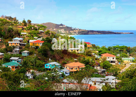 Traditionelle Grenadian Gehäuse auf dem Hügel am Mont Tout, in der Nähe von St. George, Grenada, West Indies Stockfoto