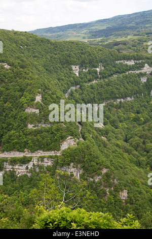 Typische Landschaft des Jura: Gorges de Nouailles, Franche-Comté, Doubs, Frankreich Stockfoto