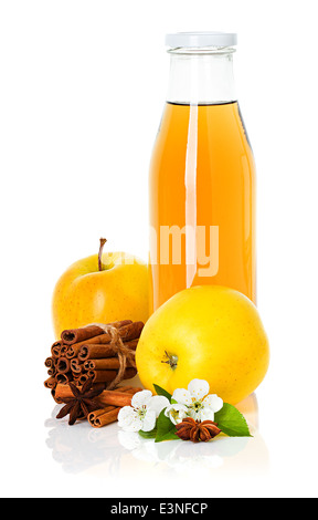 Apfelsaft in der Flasche Stockfoto