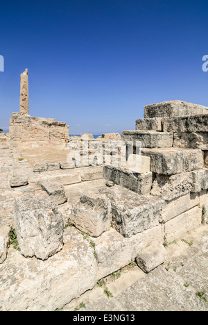 Die Ruinen der Tempel des Apollo auf die antike Stätte von Hill Koloni, Aegina Insel in Griechenland Stockfoto