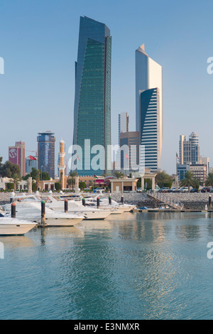 Kuwait-Stadt, Skyline von Souk Shark Mall und Kuwait Hafen gesehen Stockfoto