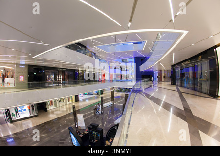 Kuwait-Stadt, Al Hamra Tower verfügt über einen Luxus-Business und Shopping Center im Jahr 2011 abgeschlossen Stockfoto