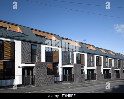 Exterieur der Neubau auf Higham Hill Road, London, UK. Stockfoto