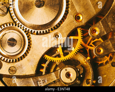 Uhrwerk-Hintergrund. Nahaufnahme der alten Uhr Uhrwerk mit Zahnrädern Stockfoto