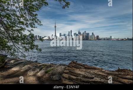 Die Toronto Skyline von Toronto Islands gesehen. Stockfoto