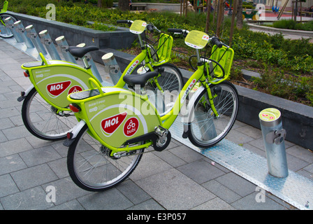MOL Bubi Bike-sharing-System Fahrräder, Fovam ter Platz, Budapest, Ungarn, Mitteleuropa Stockfoto