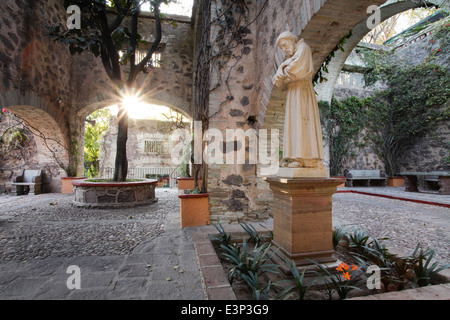 Statue des San Francisco de Asis im Ex Hacienda San Gabriel de Barrera in Guanajuato, Mexiko. Stockfoto