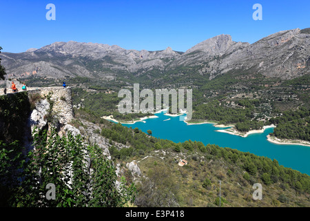 Der Stausee bei Guadalest mittelalterliche Dorf, Sierrade Aitana Berge, Costa Blanca, Spanien, Europa Stockfoto