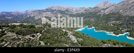 Der Stausee bei Guadalest mittelalterliche Dorf, Sierrade Aitana Berge, Costa Blanca, Spanien, Europa Stockfoto