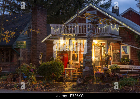 Im schlammigen Stiefel Cafe in der belebten touristischen Nashville im Brown County, Indiana, USA Stockfoto