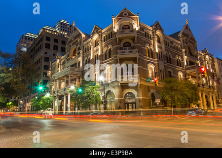 Das historische Driskell-Hotel auf der Sixth Street in der Abenddämmerung in der Innenstadt von Austin, Texas, USA Stockfoto