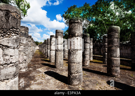 Säulenreihen, Chichen Itza Denkmal in Mexiko Stockfoto