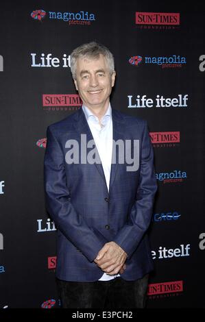 Los Angeles, CA, USA. 26. Juni 2014. Steve James im Ankunftsbereich für Leben selbst Premiere, Arclight Hollywood, Los Angeles, CA 26. Juni 2014. Bildnachweis: Michael Germana/Everett Collection/Alamy Live-Nachrichten Stockfoto