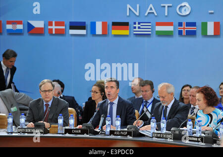 Brüssel, Brüssel. 25. Juni 2014. NATO-Generalsekretär und General Anders Fogh Rasmussen spricht ein Grußwort an die NATO-Außenminister-Treffen am Hauptsitz in Brüssel, Hauptstadt von Brüssel, 25. Juni 2014. © Ihr Pingfan/Xinhua/Alamy Live-Nachrichten Stockfoto