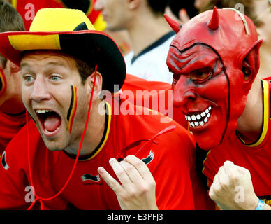 Sao Paulo, Brasilien. 26. Juni 2014. Belgiens Fans jubeln, während eine Gruppe H Spiel zwischen Südkorea und der FIFA WM 2014 im Stadion Arena de Sao Paulo in Sao Paulo, Brasilien, Belgien am 26. Juni 2014. © Chen Jianli/Xinhua/Alamy Live-Nachrichten Stockfoto