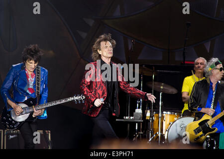 Madrid, Spanien. 25. Juni 2014. Ron Wood, Mick Jagger, Charlie Watts Und Keith Richards von Den Rolling Stones live Im Estadio Vicente Calderón. Bildnachweis: Dpa picture Alliance/Alamy Live News Stockfoto