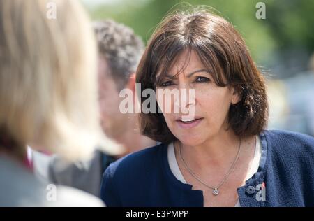 Berlin, Deutschland. 27. Juni 2014. Bürgermeister von Paris Anne Hidalgo (PS) besucht Berlin, Deutschland, 27. Juni 2014. Bildnachweis: Dpa picture Alliance/Alamy Live News Stockfoto