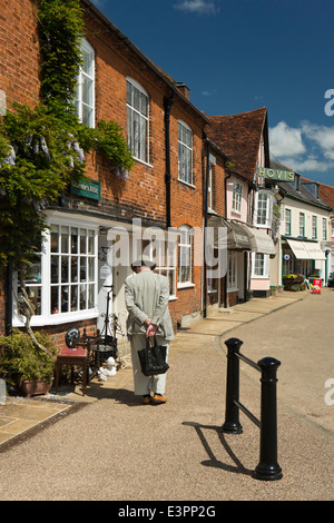 UK England, Suffolk, Lavenham, Marktplatz, Geschäfte Stockfoto