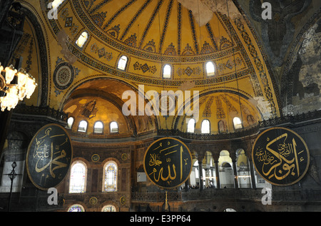 Turkei. Istanbul. Hagia Sophia. Innenraum. Stockfoto