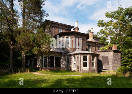 Außenfassade des Rückansicht des historischen Schindeln Haus Stockfoto