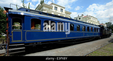 Salon-Wagen 1-0086 Aza der Thronfolger Franz Ferdinand D´Este ist in Prag, Tschechien am 27. Juni 2014 zum Gedenken an die Ermordung in Sarajevo am 28. Juni 2014 vorgestellt. (CTK Foto/Michal Krumphanzl) Stockfoto