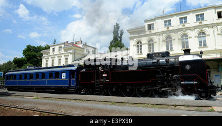 Salon-Wagen 1-0086 Aza der Thronfolger Franz Ferdinand D´Este ist in Prag, Tschechien am 27. Juni 2014 zum Gedenken an die Ermordung in Sarajevo am 28. Juni 2014 vorgestellt. (CTK Foto/Michal Krumphanzl) Stockfoto