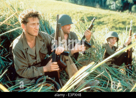 DIE dünne rote Linie 1998 Twentieth Century Fox Film mit Sean Penn auf der linken Seite Stockfoto