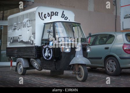 Piaggio Ape 600 mp 3-Rad-Fahrzeug gesehen in Warschau, Polen Stockfoto