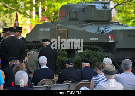 Politiker, besuchen Mitglieder der Öffentlichkeit, Veteranen und militärisches Personal servieren eine Zeremonie zum 70. Jahrestag des d-Day. Stockfoto