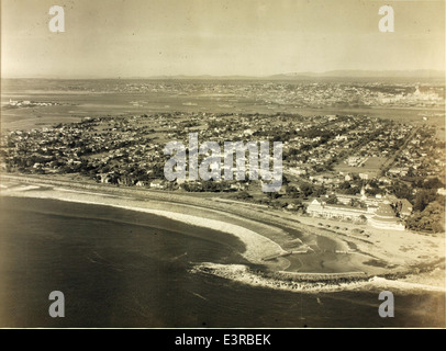 Das Hotel Del Coronado, ein historisches Hotel in Coronado, San Diego, wird in dieser Vogelperspektive gezeigt. Bekannt für seine ikonische viktorianische Architektur, ist es nach wie vor eines der berühmtesten Wahrzeichen der Region. Stockfoto