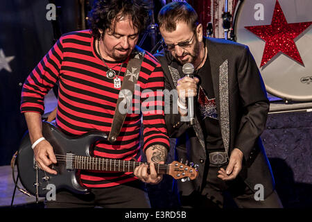 Clarkston, Michigan, USA. 27. Juni 2014. RINGO STARR and His All Starr Band auf der '' 12. All Starr Band Tour'' DTE Energy Music Theatre in Clarkston Mi am 27. Juni 2014 Credit: Marc Nader/ZUMA Wire/ZUMAPRESS.com/Alamy Live News Stockfoto