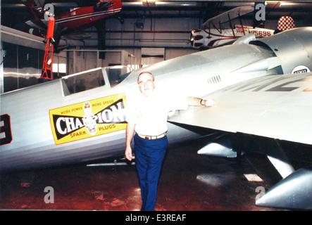 Die Charles M. Daniels Collection umfasst den Laird-Turner LTR-14, einen prominenten Air Racer, der von einem Pratt & Whitney R-1830 Twin Wasp Motor angetrieben wird. Dieses Flugzeug, das mit Matty Laird und Roscoe Turner in Verbindung gebracht wurde, war ein wichtiger Teilnehmer am amerikanischen Luftsport. Das Flugzeug, bekannt für seine Geschwindigkeit, wurde bei verschiedenen Wettkämpfen eingesetzt, darunter bei den berühmten Bendix Trophy Rennen. Stockfoto