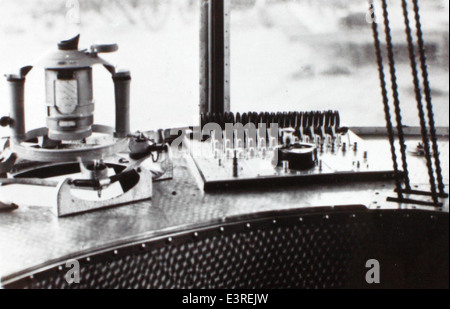 Die C-54 Skymaster 43-17224, die ursprünglich von der US Air Force während des Zweiten Weltkriegs betrieben wurde, wurde später von Air Vietnam eingesetzt. Dieses Flugzeug, das als Douglas C-54D Skymaster identifiziert wurde, hat historische Bedeutung, da es während des Krieges an militärischen Transportoperationen beteiligt war und später in der kommerziellen Luftfahrt diente. Stockfoto