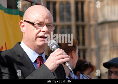 Steve Gillan, Generalsekretär des Vereins Gefängnis Offiziere (2014) anlässlich eines London-Protests Stockfoto