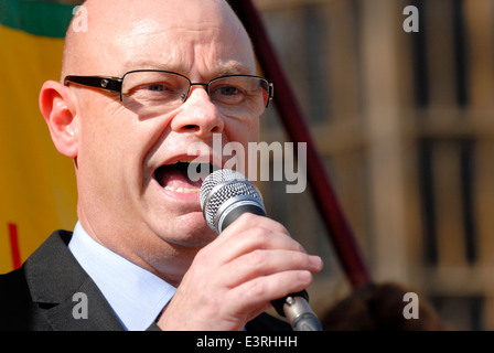 Steve Gillan, Generalsekretär des Vereins Gefängnis Offiziere (2014) anlässlich eines London-Protests Stockfoto