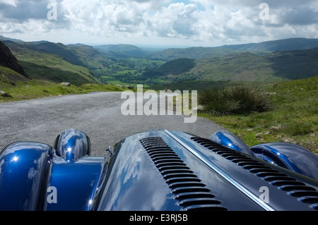 Morgan Roadster Auto auf dem harten Knott-Pass im englischen Lake District Stockfoto