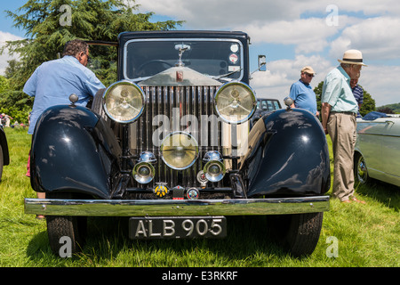 21. Juni 2014. East Devon, England. Eine Fete/Gartenparty ein Country House in East Devon angezogen diese 1933 20/25 Rolls-Royce Stockfoto