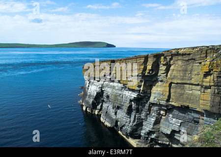 dh Eynhallow Sound ROUSAY ORKNEY Blick auf die seevögeltöne des Festlandes von Orkney Stockfoto
