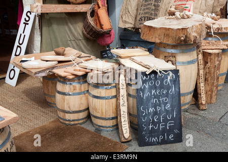 Shop mit Artikel aus recyceltem Holz, St Davids, Pembrokeshire Stockfoto