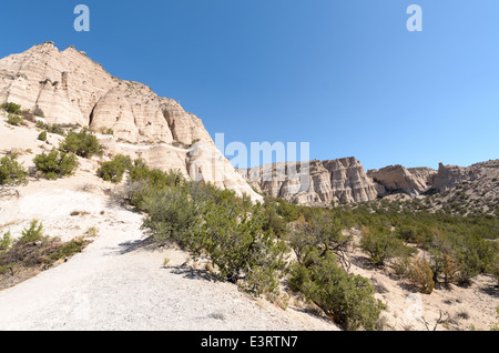 Ein Blick auf bergigen Felsformationen an Kasha-Katuwe Zelt Rocks National Monument, New Mexico, USA. Stockfoto