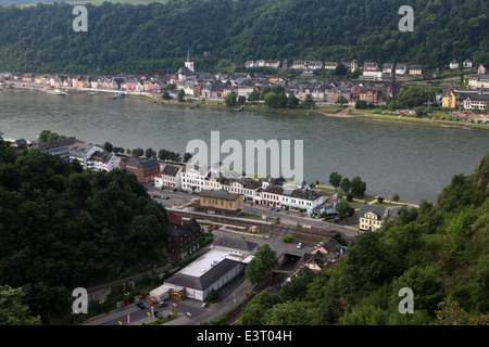 St. Goarshausen und St. Goar von der Rheinsteig - zwischen Kaub und Sankt Goarshausen - Hessen - Deutschland Stockfoto