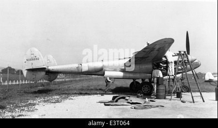 Dieses Bild aus der Charles M. Daniels Collection zeigt ein Flugzeug mit der Zulassung NX66692. Daniels war bekannt für seine umfangreiche Sammlung von Luftfahrzeugfotos, die sowohl zivile als auch militärische Flugzeuge dokumentieren. Stockfoto