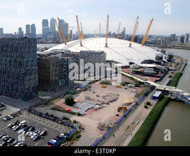 O2-Arena und London Skyline Luftbild von Emirates Air Line Seilbahn Stockfoto