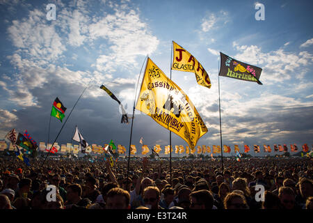 Glastonbury, Somerset, UK. 28. Juni 2014. Musik-Fans genießen das Glastonbury Festival in Somerset. 28. Juni 2014. Bildnachweis: Lloyd/Alamy Live-Nachrichten Stockfoto