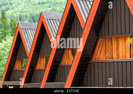 dreieckigen Dach Pensionen in Norwegen Stockfoto