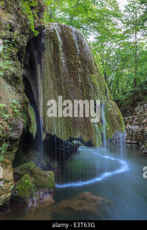 Bigar Kaskade fällt in Nera Beusnita Gorges Nationalpark, Rumänien Stockfoto